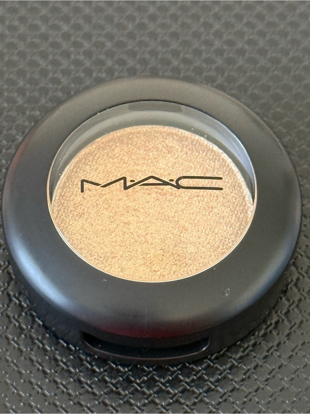 NEW - MAC Cosmetics Kiss of Klimt Metallic Eye Shadow
